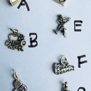 Encantos de animadora vintage de plata esterlina - Encantos de alegría - Encanto de megáfono-joyería de alegría-pulseras-collar-espíritu de equipo-animación mamá-golf