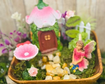 Mini Fairy Garden Kit: Resin Fairy House & Picket Fence