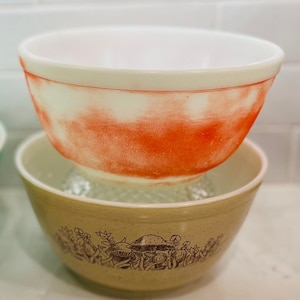 Vintage Pyrex Mixing Bowl Set - Forest Fancies Mushrooms - Retro Mixing Bowls- Retro Pyrex- Red