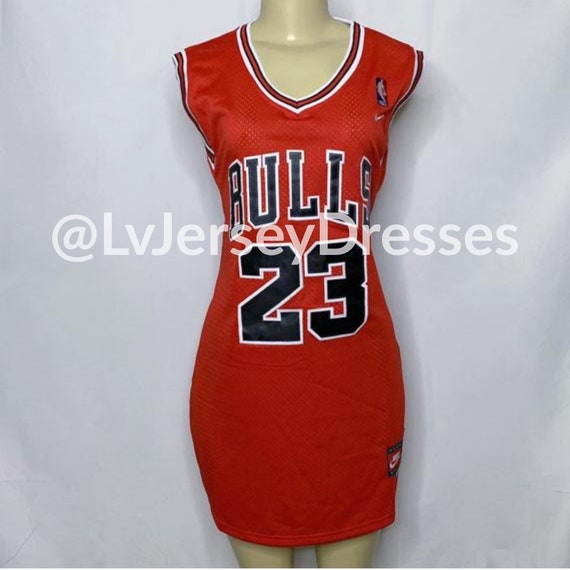 red chicago bulls jersey