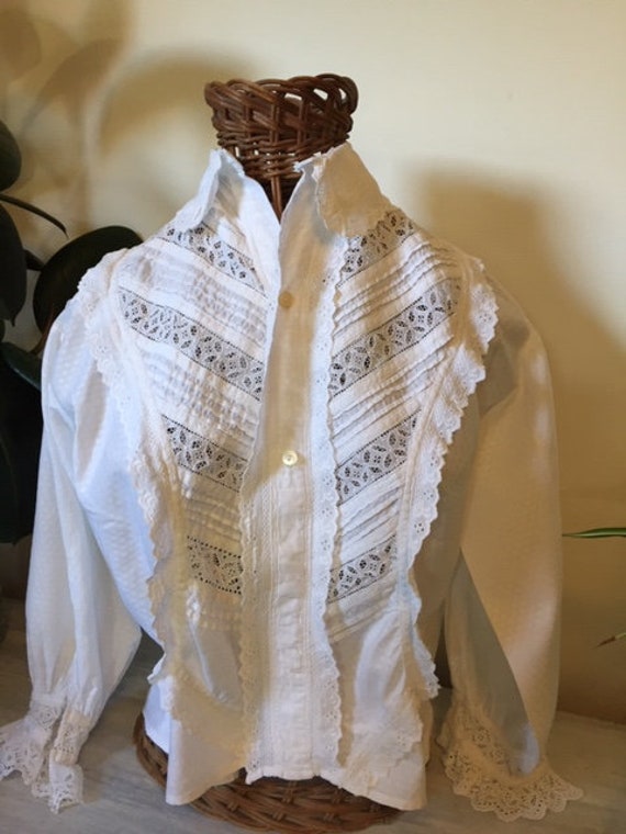 Vintage white blouse with hand sewn broderie angl… - image 2