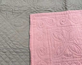 Exceptional Antique Welsh whole cloth quilt shell pink and putty large size 235 x 205cm