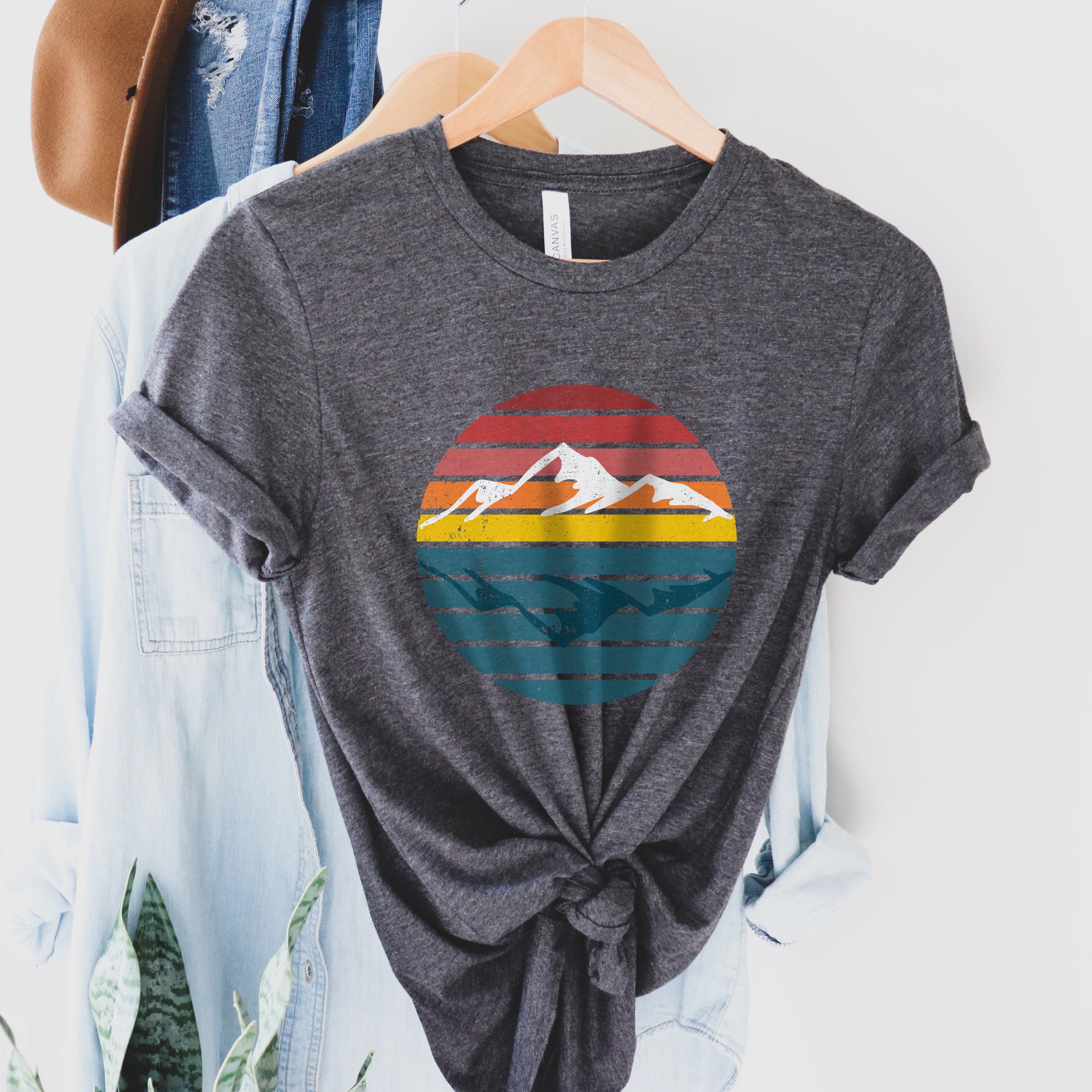 Retro Style Mountain Sunset T-shirt 