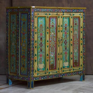 Handbemalter Holzschrank im Vintage-Stil, einzigartiges Sideboard, rustikales Bauernhausdekor, Retro-Aufbewahrung, Boho-Holzschrank für Wohnkultur.