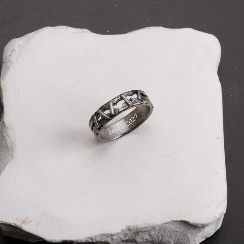 Sterlingzilveren gestikte hechtring, geoxideerde gotische band voor heren en dames afbeelding 6