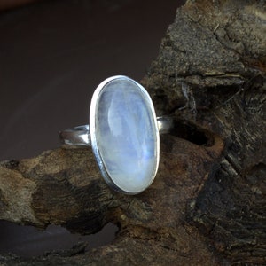 Rainbow Moonstone Ring, Natural Misty Moonstone Gemstone Ring, Oval Ring, June Birthstone Gemstone Gift Ring, 925 Sterling Silver Gift Ring