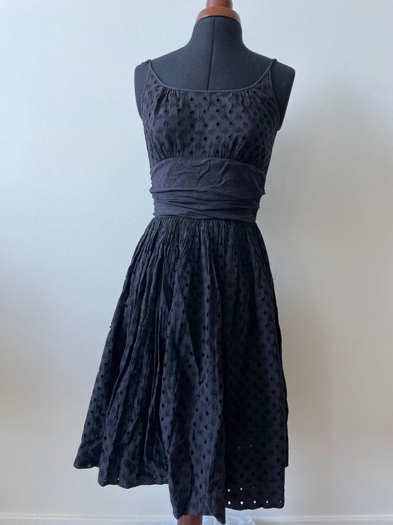 50s Spaghetti Strap Eyelet Black Dress / 1950s Vi… - image 1