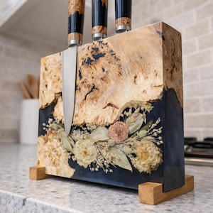 Wood Magnetic Knife Holder with Dried Flowers Countertop Free Standing,Double sided Magnetic Knife Block,Live Edge Knife Strip Board Rack