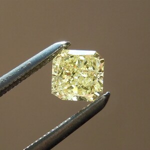 Sparky 3x3 MM To 11x11 MM 0.15 To 7 Carat Off White Yellow Radiant Cut Loose Moissanite, Moissanite Stone For Wedding Ring, Birthday Present
