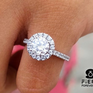Delicate 1 / 1.5 / 2 Carat Round Cut Moissanite Engagement Ring, Halo With Accents Comfort Fit Designer Wedding Ring, Valentine&#39;s Gift Ring