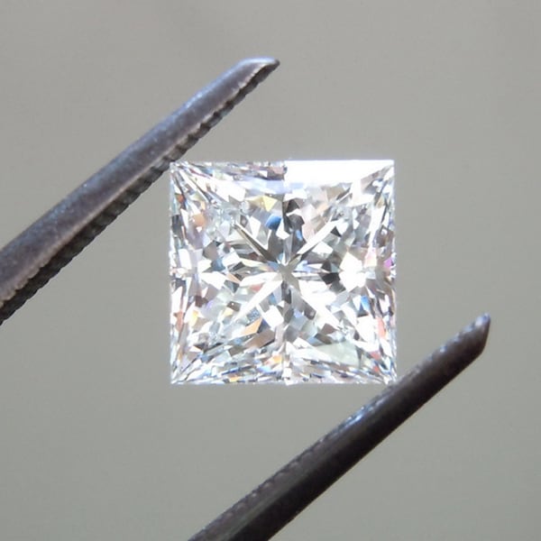2.00 MM To 5.5 MM 0.07 To 0.90 Carat Fiery Near White Princess Diamond Cut Loose Moissanite For Ring, Earring, Pendant (Wholesale Price)