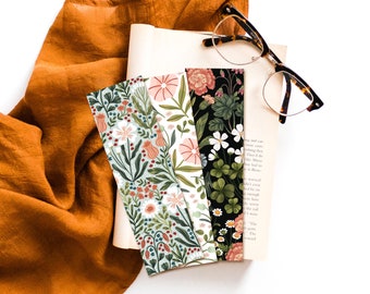 Graceful Blush Bookmark Pack | Handmade Floral Bookmark | Book Lover Gift | Illustration | Iz Ptica