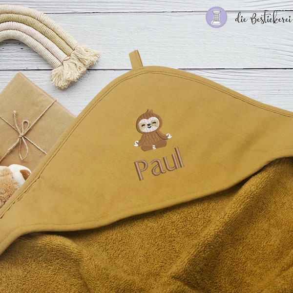 Babyhandtuch in MUSTARD | Kapuzenhandtuch | PERSONALISIERT mit Namen | Babygeschenk | Geburt | Regenbogen