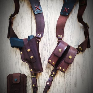 Vertikales Schulterholster