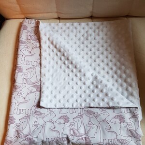 Juego de funda y cojín para bebé, niño con algodón estampado con animales pequeños y un minky blanco