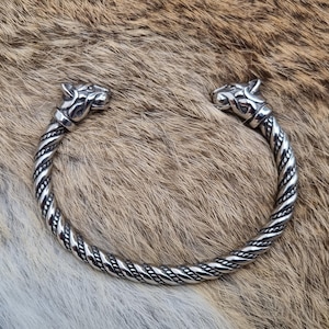 Freyja's Bracelet / Freya's Bracelet / Freyja's Cats / Bygul and Trjegul / Freya's bracelet / Viking Jewelry / Viking cats / Magic / norse image 1