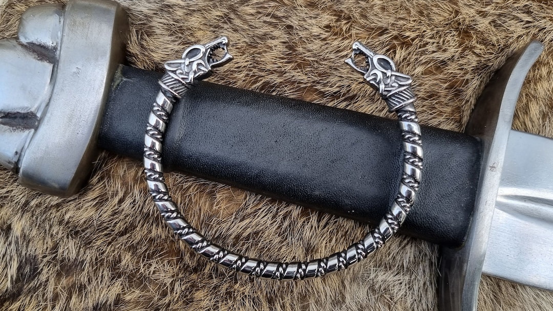 Viking Fenrir Wolf Bracelet For Men - Stainless Steel Byzantine Chain, Norse Amulet Design, Adjustable Clasp