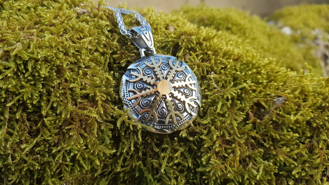 Valhalla Necklace / Valhalla pendant / Valholl / Aegishjalmur Etsy