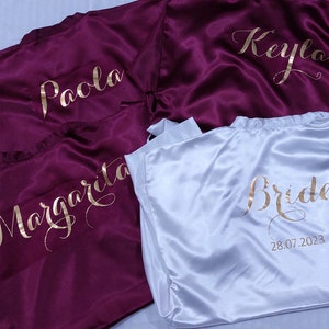 Bridesmaid Robes, Bridal Party Robes, Burgundy Robes, Getting Ready robes, Satin Robes, Wedding Gifts, Personalized Robes