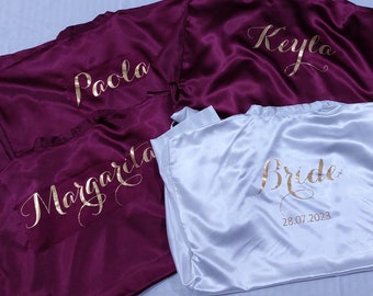 Gewaden voor bruidsmeisjes, gewaden voor bruidsfeest, bordeauxrode gewaden, zich klaarmaken voor gewaden, satijnen gewaden, huwelijksgeschenken, gepersonaliseerde gewaden