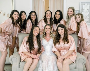 Szlafroki dla druhen, komplety szat dla druhen, druhny, jedwabne szaty ślubne, kwiatowe szaty ślubne, prezent ślubny, szlafrok dla panny młodej, styl kimono