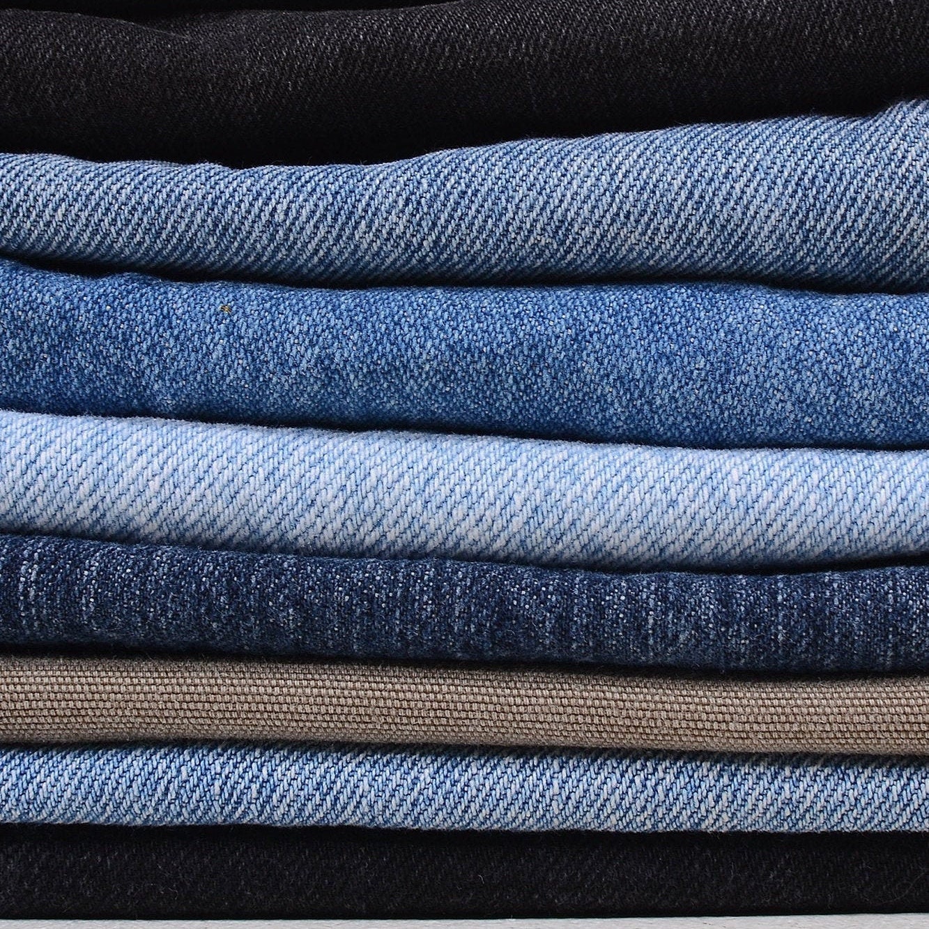 American Eagle Athletic Jeans