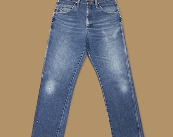 Vintage Wrangler USA Raw Hem Relaxed Straight Leg Skater Jeans Mid Blue W34 L31