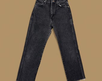 Vaqueros Wrangler vintage de corte recto, estilo mom/boyfriend, color negro carbón, talla W27, largo L27