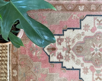 Small Vintage Rug in Pink, Blue and White - Geometric Design 2x3 1x3 - entryway rug foyer rug bathroom rug