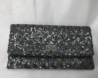 classic chanel clutch with chain