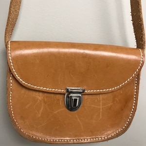 Small vintage handbag in genuine leather