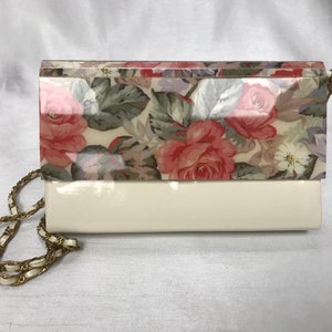 Sac à main vintage en cuir verni ivoire et du verre de plastic pour la partie fleur