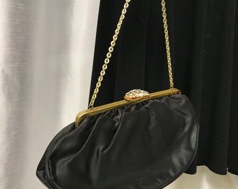 Vintage handbag in black color