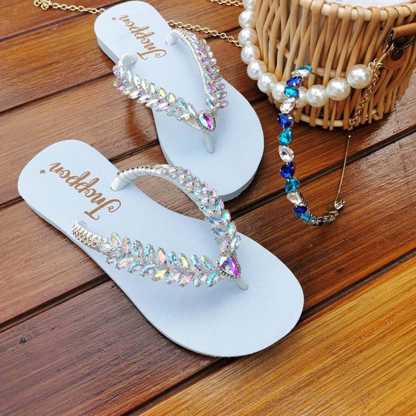 White Bridal flip flops, Jeweled Flip Flops, White sandals for woman, Wedding sandals, Beach wedding sandals,Beach sandals,Rhinestone sandal