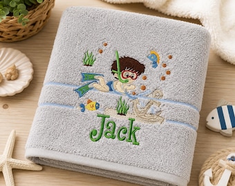 Besticktes Kinderbadetuch, personalisiert mit Namen, Schwimmen, Stranddesign