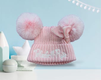 Personlig babymössa, dubbel pompom, sammetsrosett, stickad vintervärme