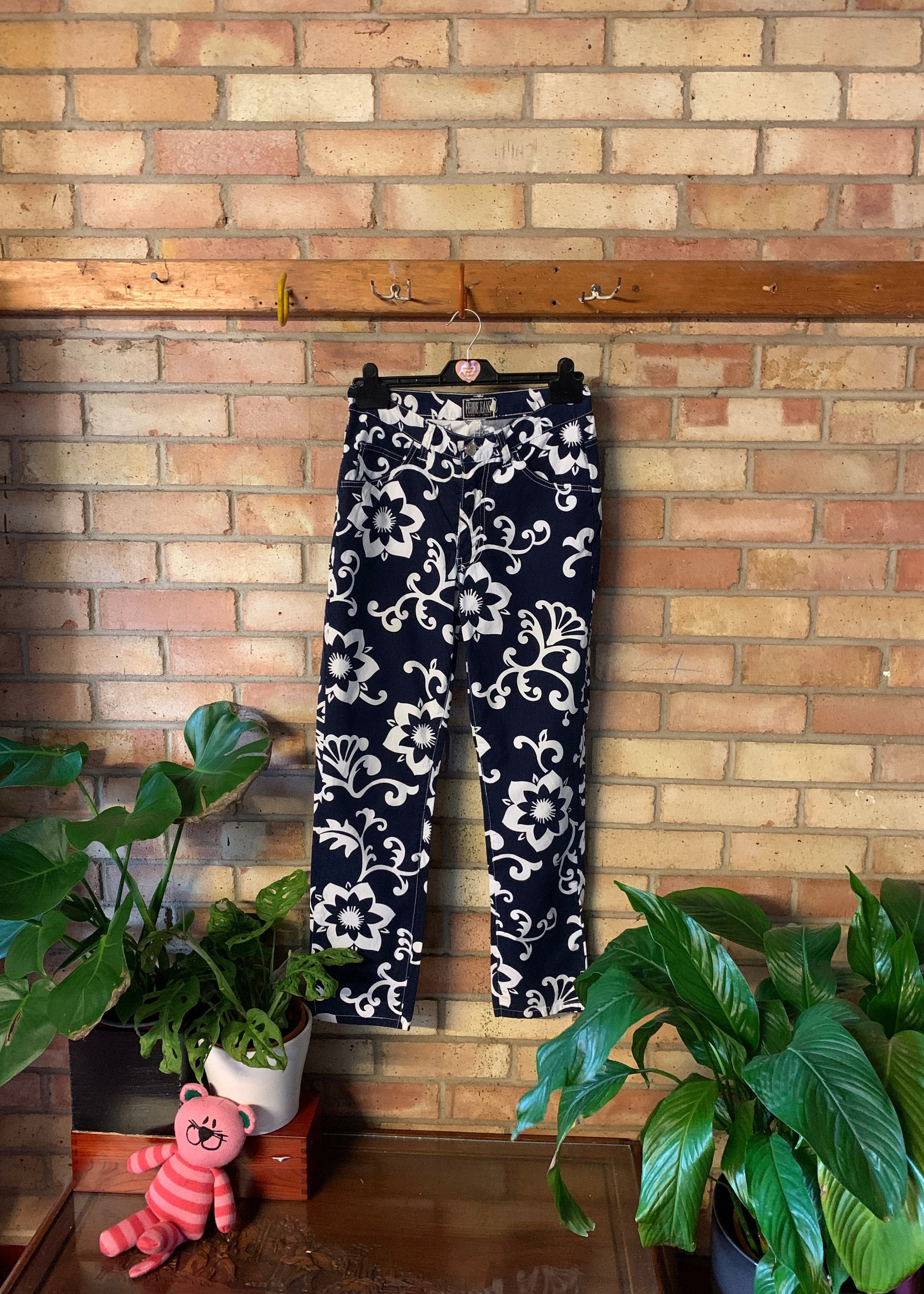 Image of Vintage S S Blue White Ferre Jeans - Pattern Size /  Leg S S Designer Printed Trousers