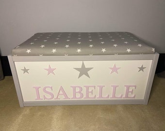 Large personalised toy box with safety gas strut. Hinged lid with padded seat, ideal nursery furniture/ baby gift. Personalised blanket box.
