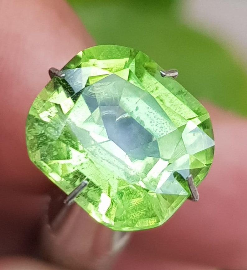 8*5*7mm Faceted Peridot Peridot Cut Stone 6.5 Carat Top Quality Natural Peridot Faceted Stone Having Good Color /& Luster From Pakistan