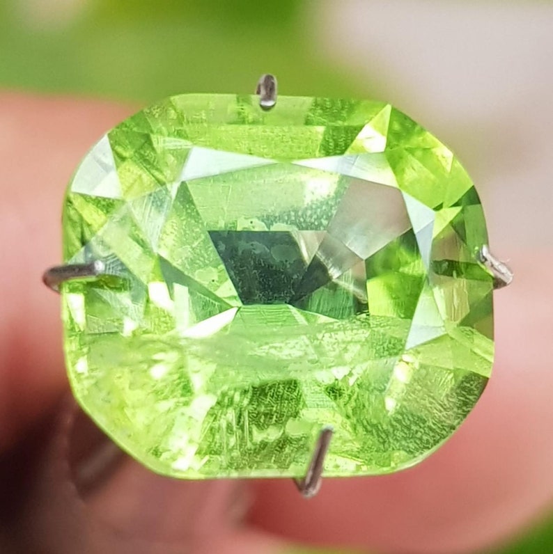 8*5*7mm Faceted Peridot Peridot Cut Stone 6.5 Carat Top Quality Natural Peridot Faceted Stone Having Good Color /& Luster From Pakistan