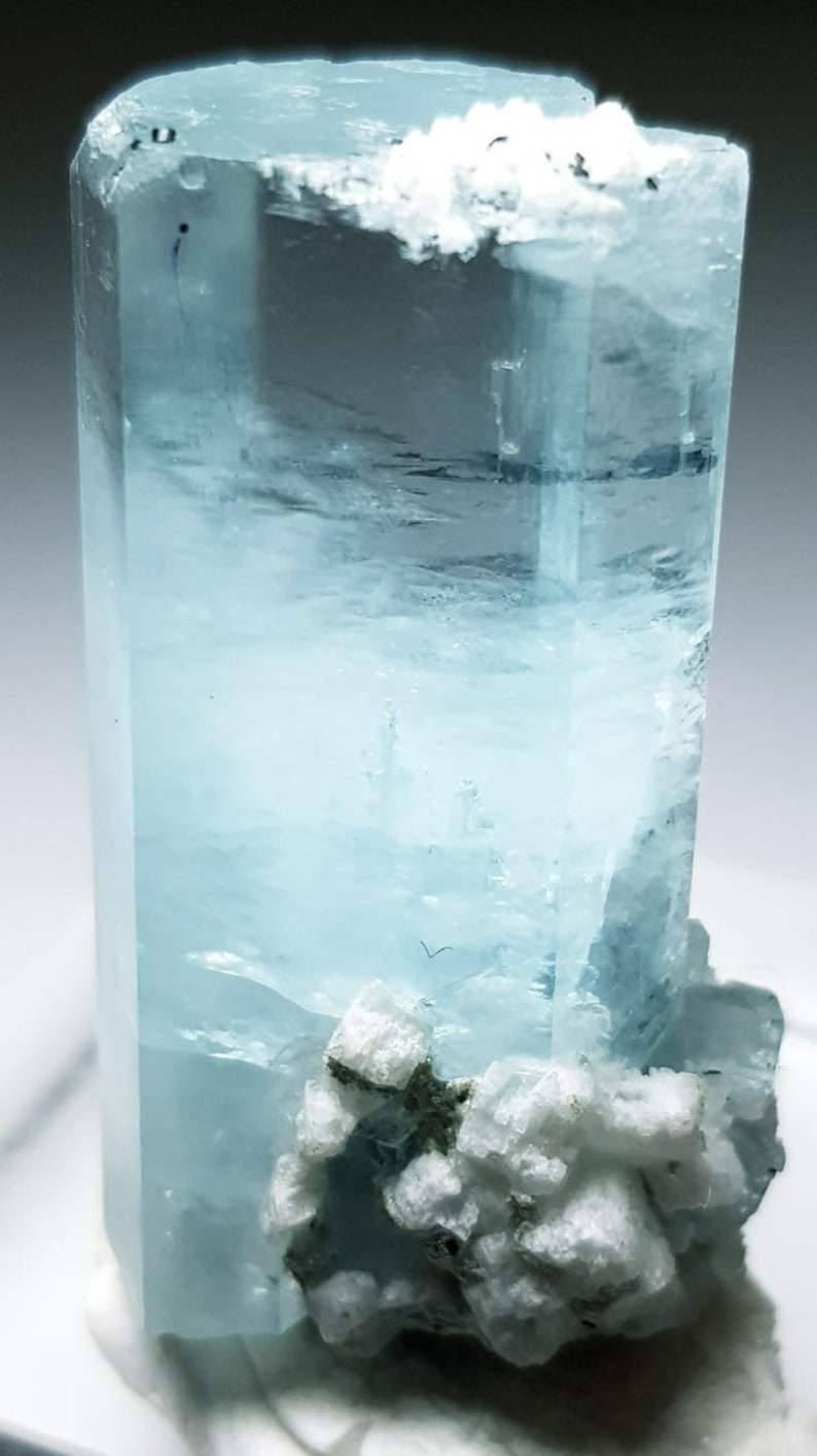 44*14*22mm Rough Aquamarine Crystal From Shigar Valley Skardu 167 Carat Top Quality Undamaged Aquamarine Crystal Combine With Feldspar