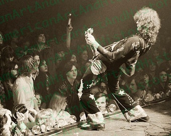 Jimmy Page on Stage - 1975