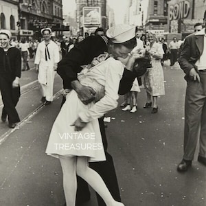 VJ Day Kiss