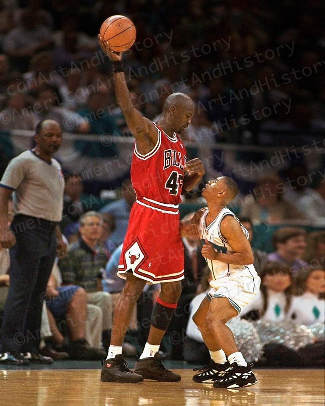 michael jordan on muggsy bogues