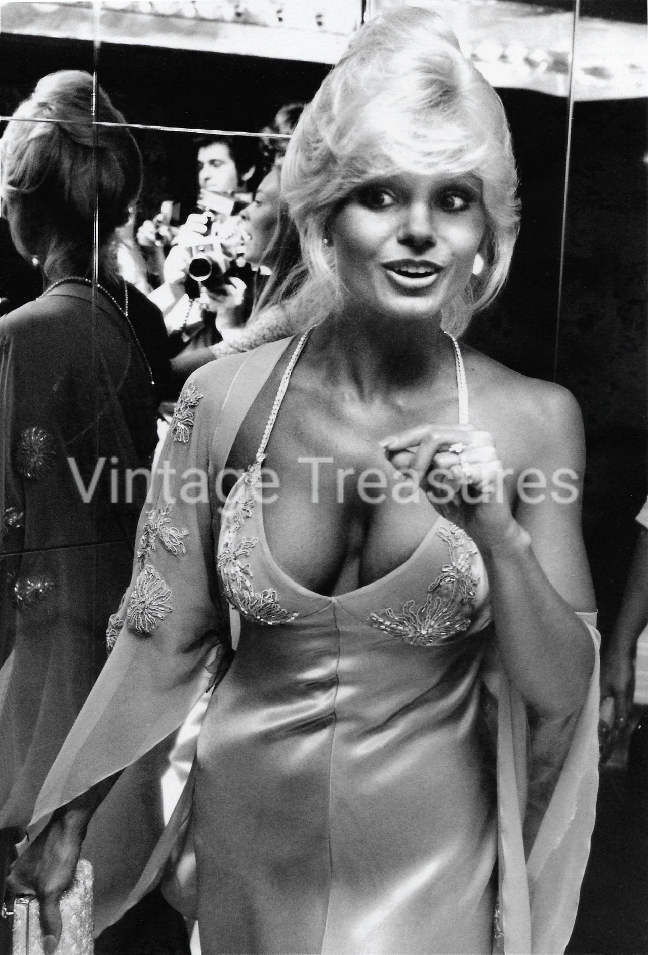 Loni anderson tits