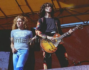 Robert Plant Shows Support for the Nurses