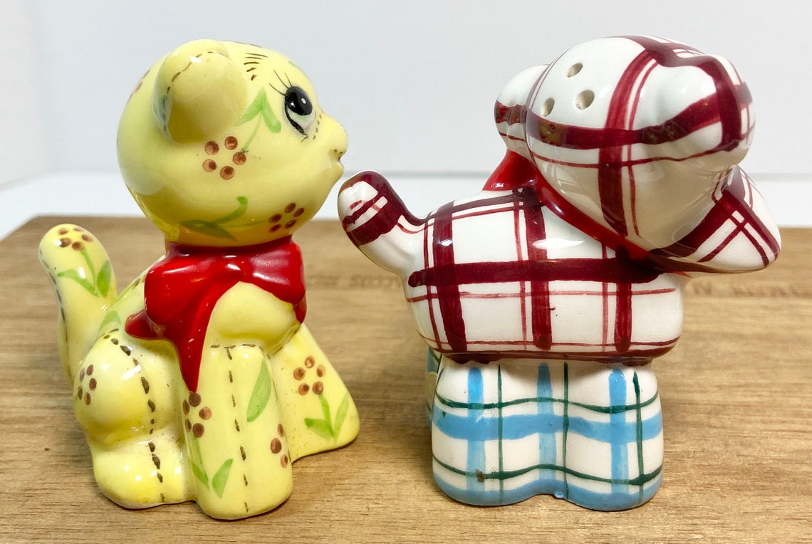 The Calico Cat & Gingham Dog are rare and a highly collectible Etsy