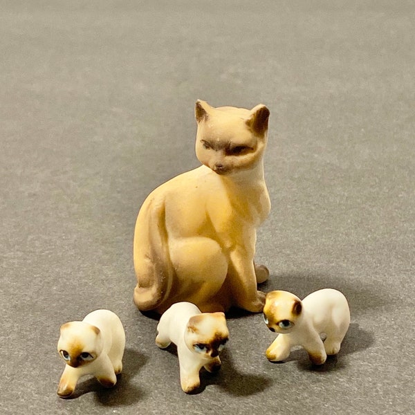 Cat collector,vintage Siamese cat, kittens with Mother cat,Siamese cat kittens,delicate porcelain collection,stamped JAPAN FREE SH