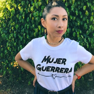 Mujer Guerrera Short-Sleeve Unisex T-Shirt