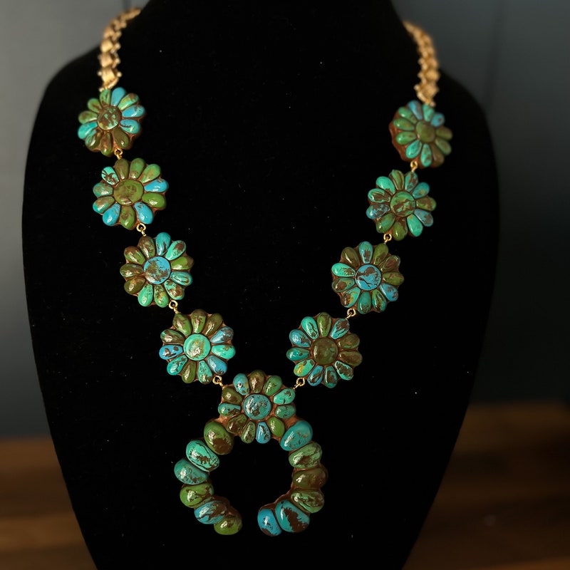 Goldtone Squash Blossom necklace main image 1